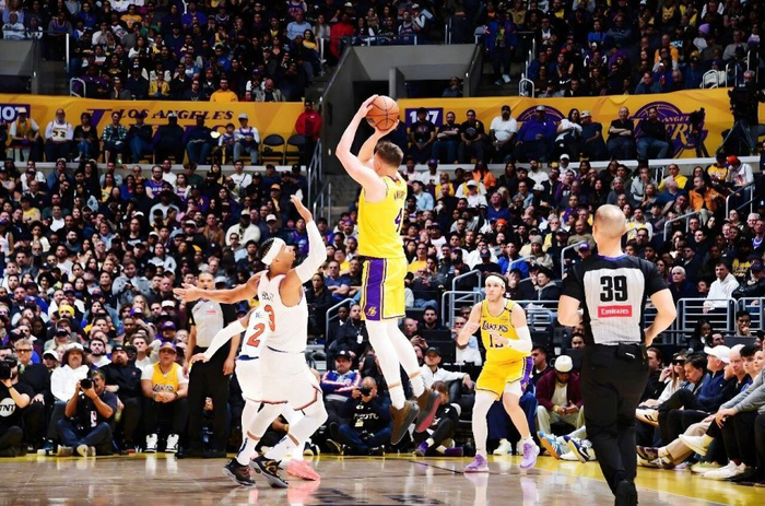 克努佩尔三分命中数领跑联盟 潜力或成NBA新射手