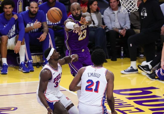 恩比德伤病困扰76人季后赛前景，管理层轮休争议